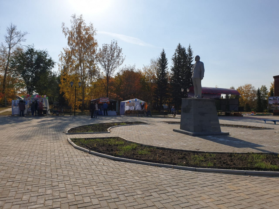 В рамках празднования дня села в Степном торжественно открыта новая центральная площадь