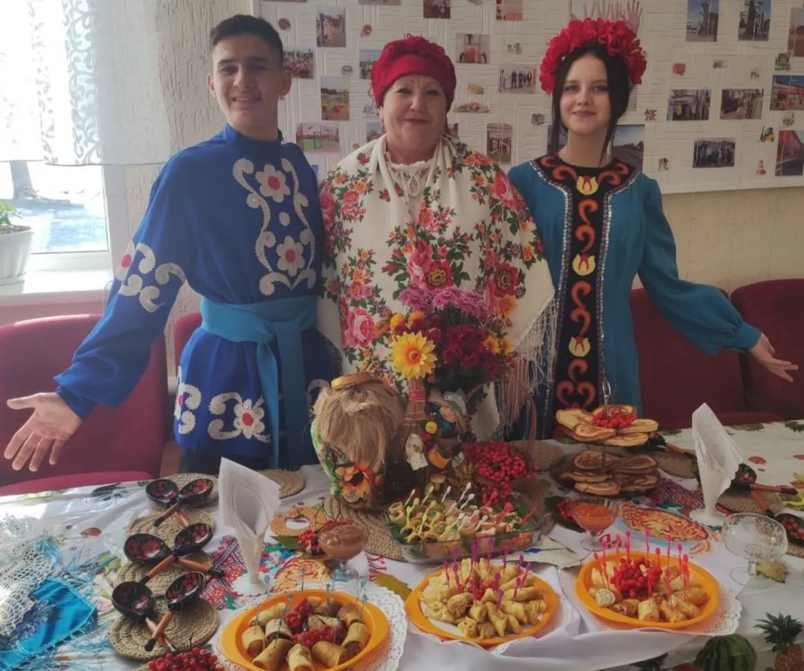 14 октября в Покровском доме культуры прошел праздник «Здравствуй, Покров» 14 октября в Покровском доме культуры прошел праздник «Здравствуй, Покров»