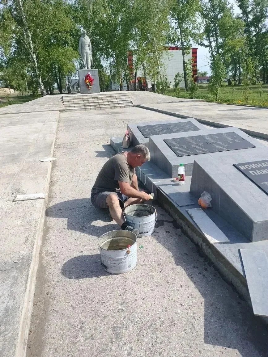 Ежедневно в течение апреля и мая мирненцы выходят на субботники
