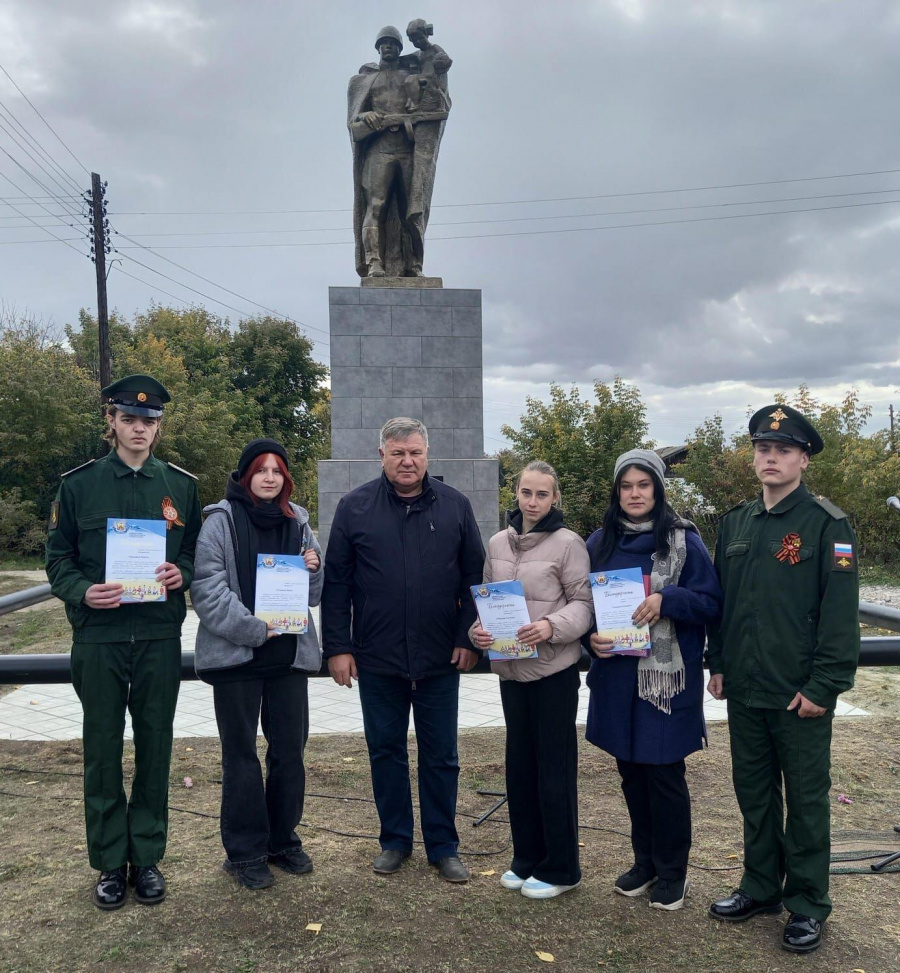 На территории Родинского района реализуется множество инициатив в разных сферах деятельности. Одной из них является ведение работы по увековечиванию памяти участников ВОВ. На территории Родинского района реализуется множество инициатив в разных сферах деятельности. Одной из них является ведение работы по увековечиванию памяти участников ВОВ.