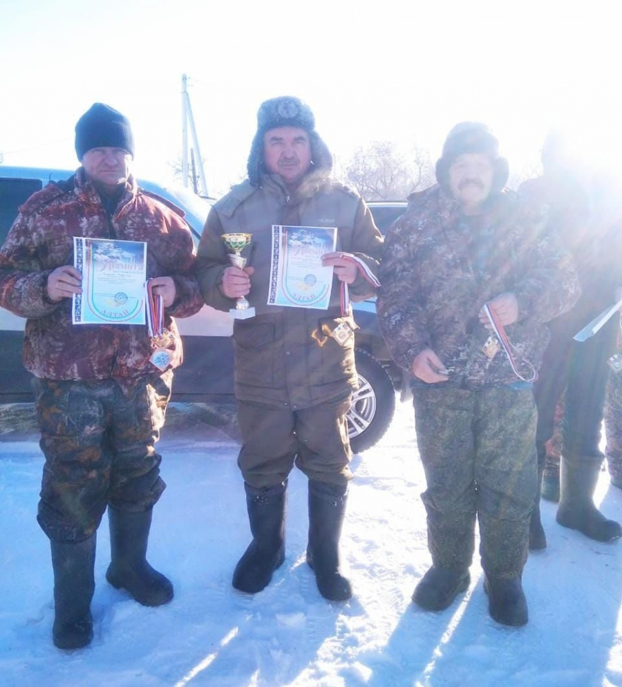 На водоёме в с. Кочки прошло лично- командное первенство по спортивной ловле рыбы на мормышку в зачет XXXII зимней районной олимпиады.