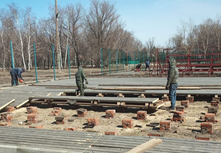 На прошлой неделе на стадионе «Урожай» в с. Родино начаты работы по подготовке к краевой летней Олимпиаде сельских спортсменов Алтая На прошлой неделе на стадионе «Урожай» в с. Родино начаты работы по подготовке к краевой летней Олимпиаде сельских спортсменов Алтая
