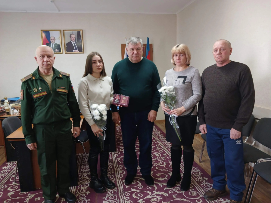 Почти четыре года идет СВО. Проходящая военная операция – не поход к славе. Это трагедия мирных людей, невыносимая боль утрат за каждого погибшего человека. Почти четыре года идет СВО. Проходящая военная операция – не поход к славе. Это трагедия мирных людей, невыносимая боль утрат за каждого погибшего человека.