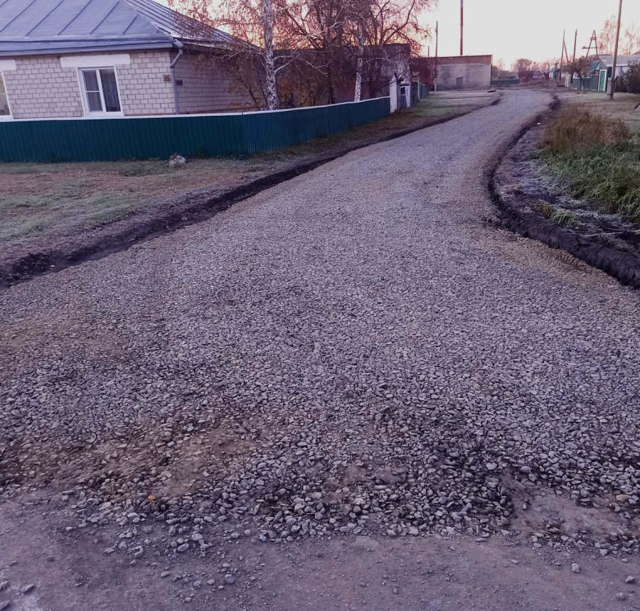 Завершен ремонт дорожного полотна (щебенение) в с. Родино на п. Малый