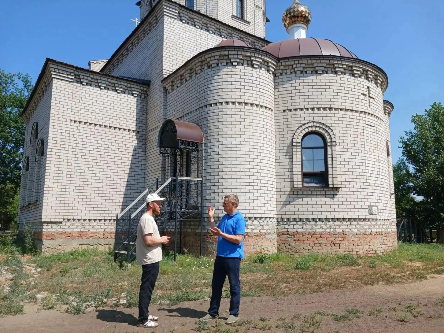 Во время пребывания в районе Почетный гражданин Родинского района Александр Бартош побывал на разных объектах