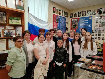 За каждой вещью, за каждой фотографией - история народа и отдельных людей