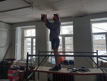 Близится к завершению капитальный ремонт Родинской детской школы искусств в с. Родино.