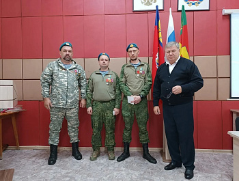 Защитники, ежедневно с оружием в руках отстаивают общие ценности, проявляя мужество и героизм