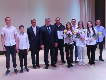 В праздник Весны и Труда, в Родино состоялось торжественное открытие обновлённой Доски почёта «Лучшие люди района»