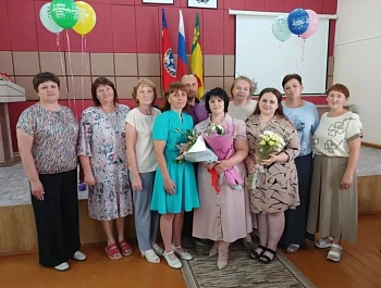 Коллектив секретарей Администрации Родинского района объединяет прекрасных, эрудированных, работоспособных женщин