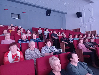 На центральной площади в с. Родино прошел торжественный митинг, посвященный Дню народного единства. 