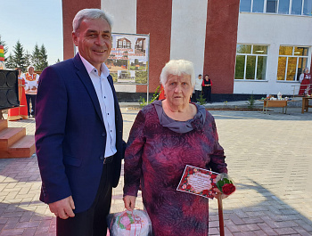 В рамках празднования дня села в Степном торжественно открыта новая центральная площадь